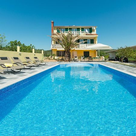 Crowonder Sun&Fun Holiday House With Large Swimming Pool, Playroom And Garden Бибинье Экстерьер фото