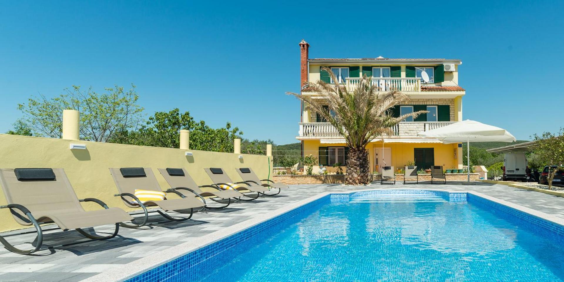 Crowonder Sun&Fun Holiday House With Large Swimming Pool, Playroom And Garden Бибинье Экстерьер фото