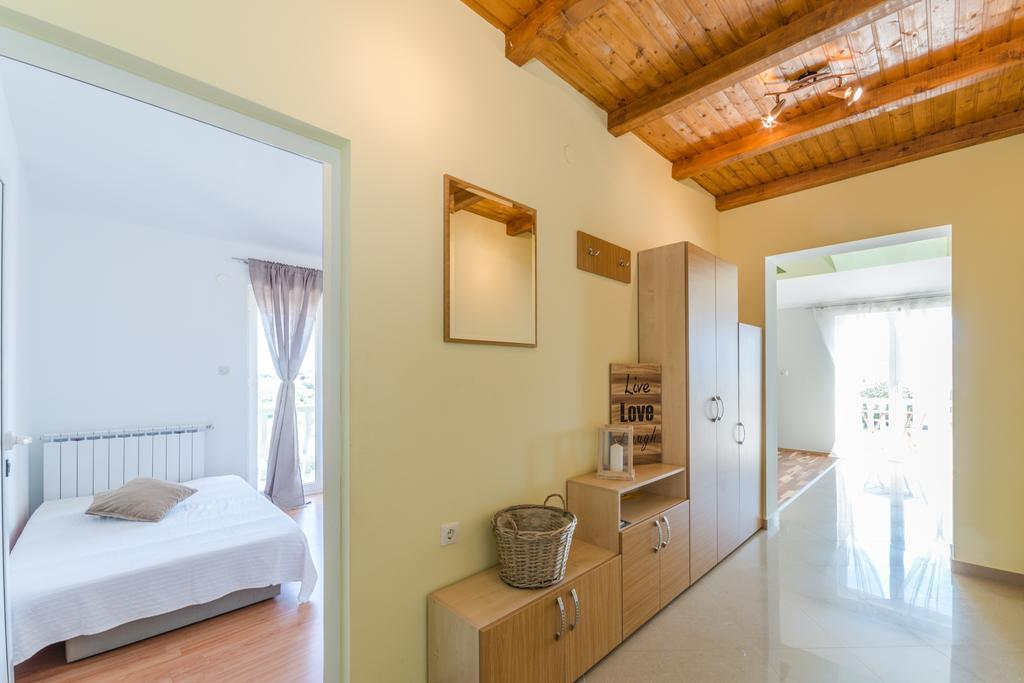 Crowonder Sun&Fun Holiday House With Large Swimming Pool, Playroom And Garden Бибинье Экстерьер фото